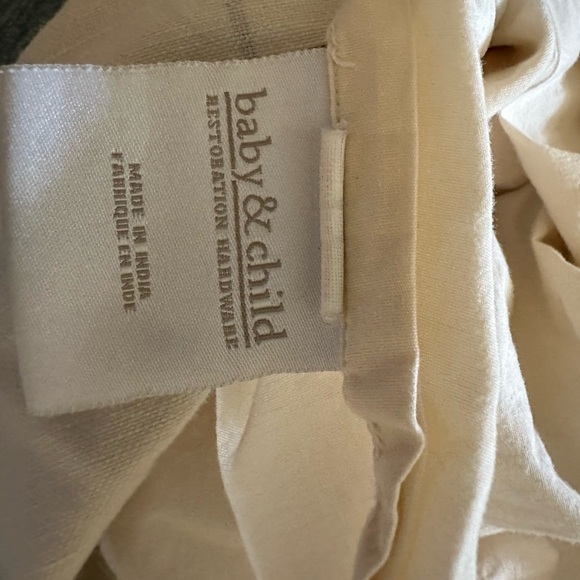 Restoration hardware duvet cover and two pillowcases - Picture 4 of 4